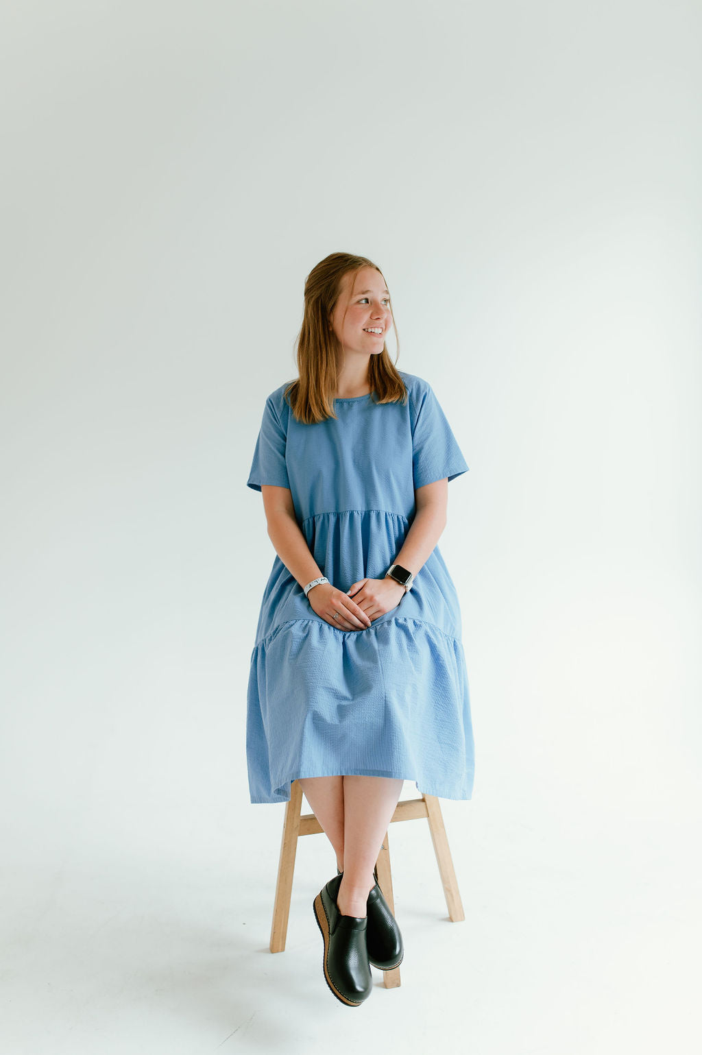 This dress features a tiered skirt, flowy sleeves, and pockets! 