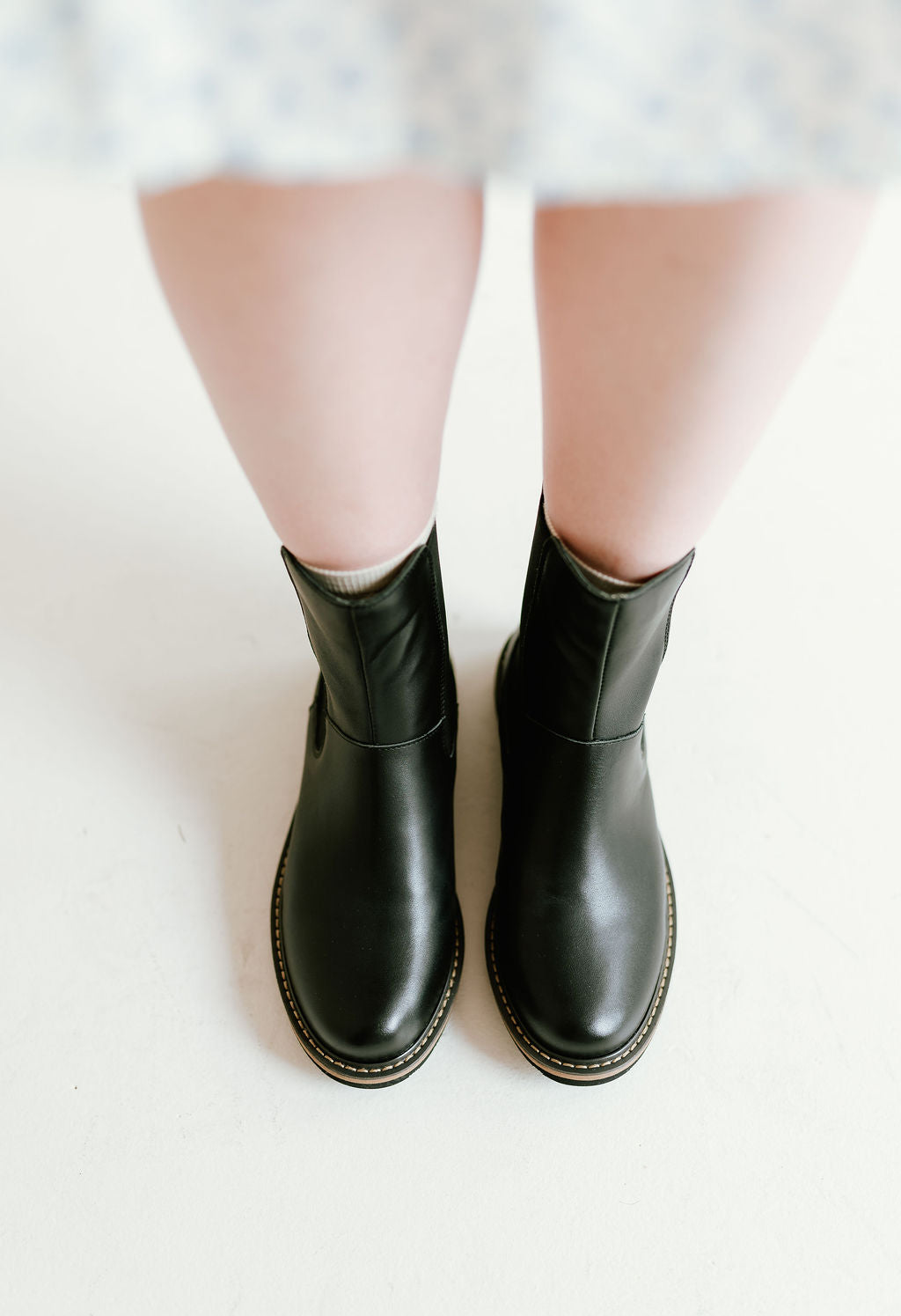 black chelsea style boot
