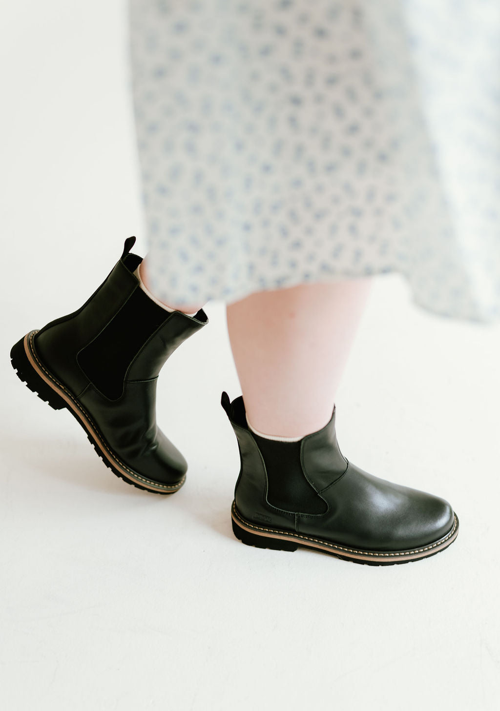 black chelsea style boot