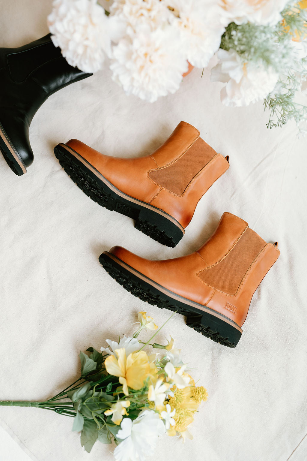 tan chelsea style boot
