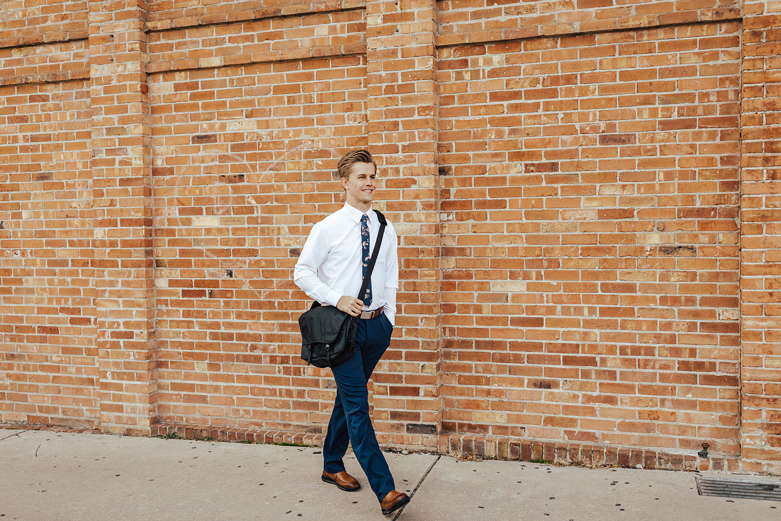 Bags - Grand Tour Renegade Shoulder Bag