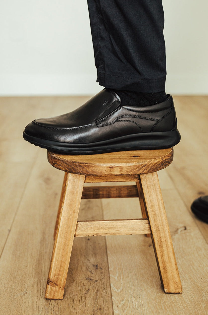 Robbins & Brooks Shoes - Robbins & Brooks Hinckley Apron Toe Slip-On Black