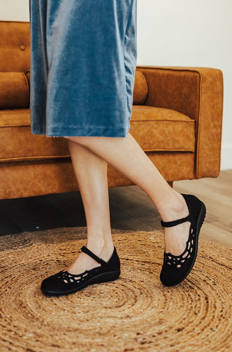 Shoes-Sisters - Agathis Koru Trans Black Velvet Nubuck