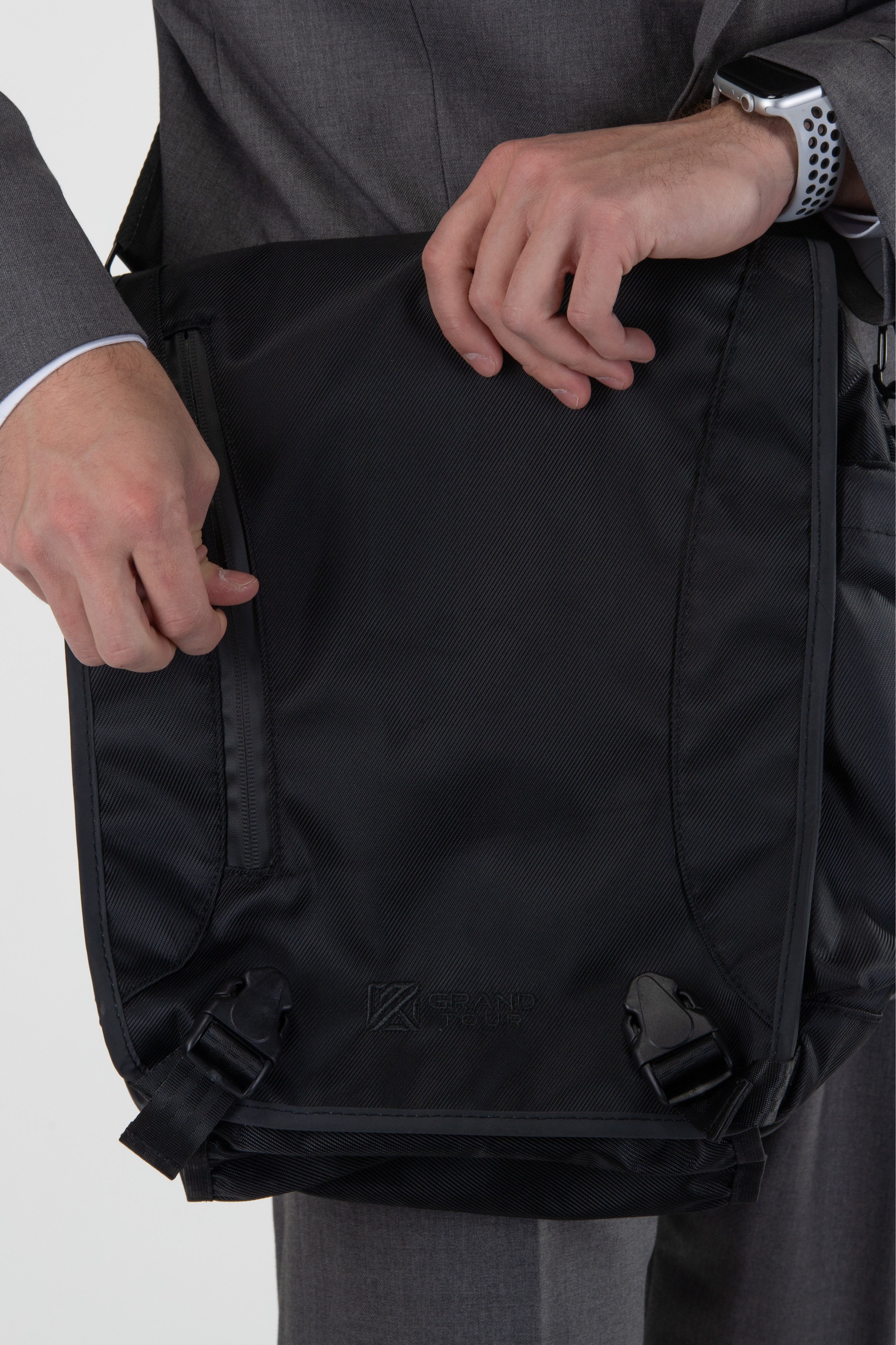 Bags - Grand Tour Arno Shoulder Bag