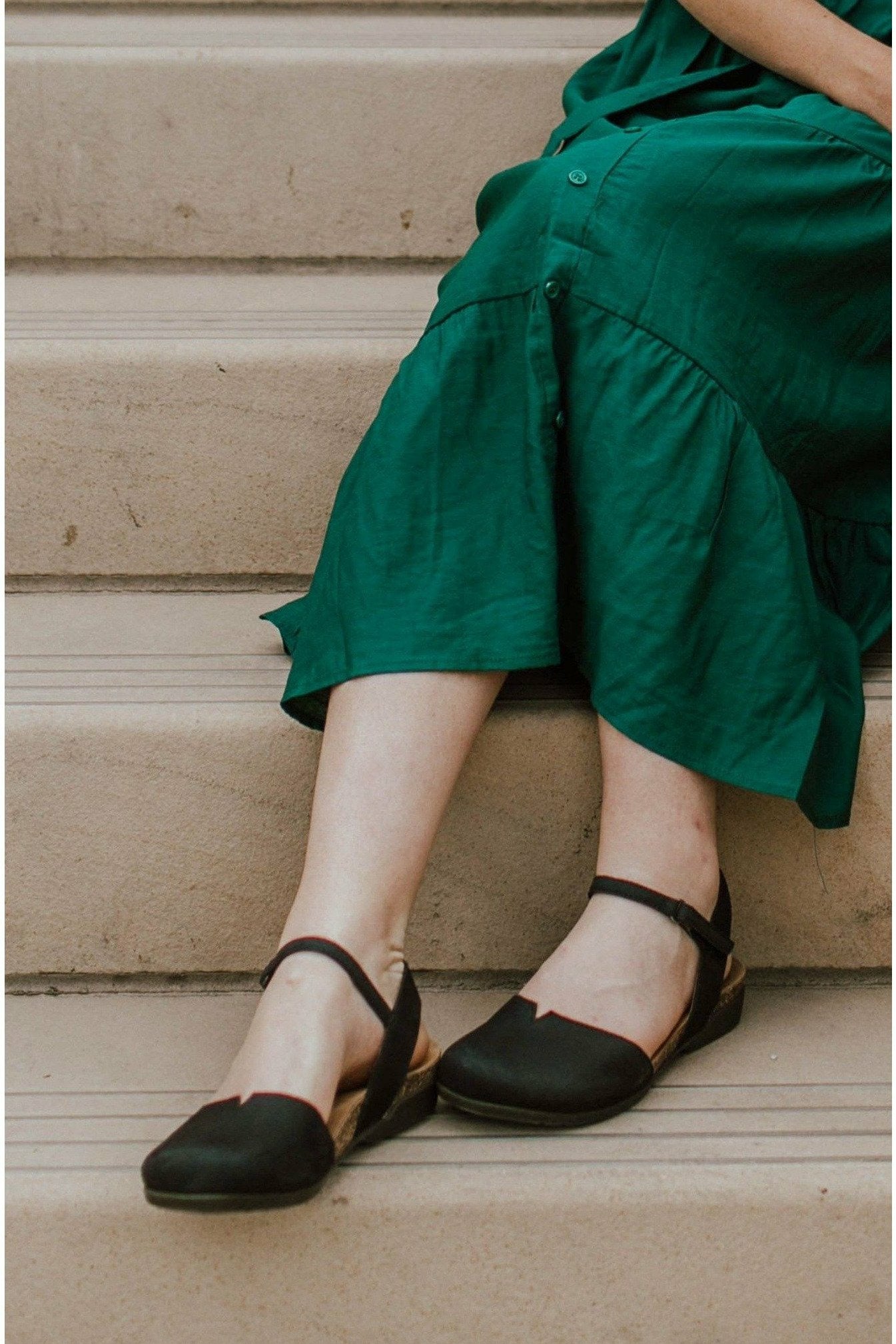 Shoes-Sisters - Dansko Rowan Black Nubuck